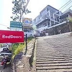 Reddoorz Plus @ Sersan Bajuri 2